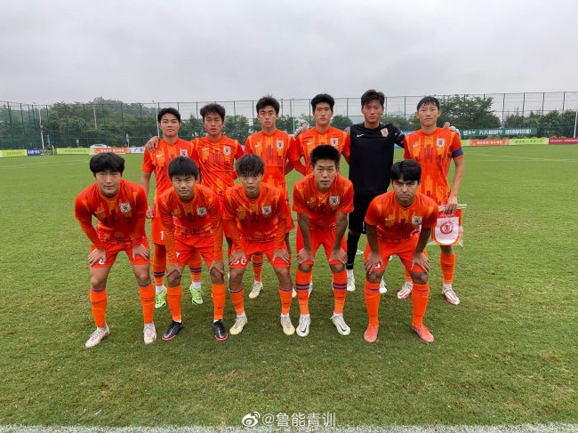 服部半藏心里很清楚，对方既然能给这么多钱，证明这件事情要么危险无比，要么阴毒无比。